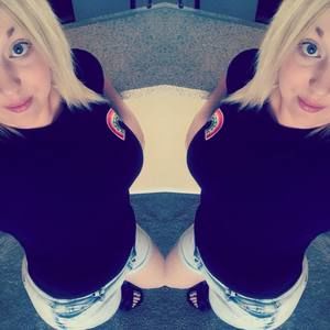 Meet your Posher, Kendra